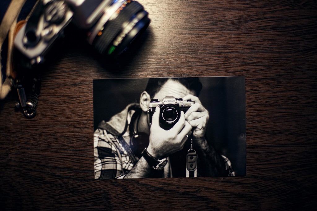 man-person-taking-photo-photographer
